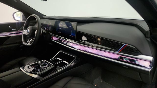 Used 2025 BMW 740i RWD image 33
