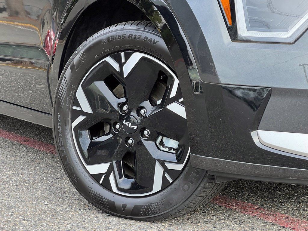 Certified 2023 Kia Niro Wind w/ Wind Preserve Package FWD image 2