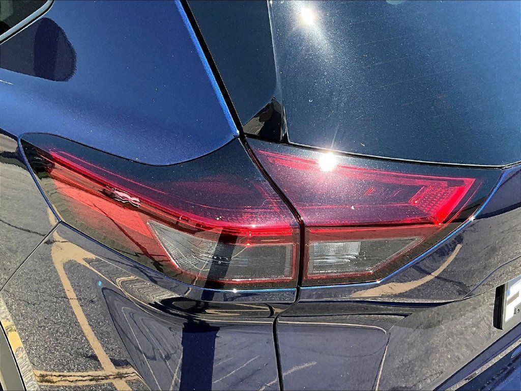 Used 2026 Nissan Rogue Dark Armor AWD/4WD image 30