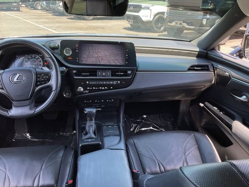 Used 2022 Lexus ES 350 w/ Accessory Package 2 FWD image 16
