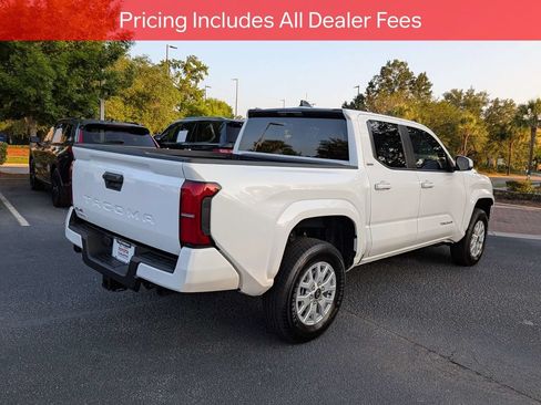 Certified 2025 Toyota Tacoma SR5 AWD/4WD image 5