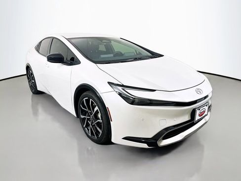 Used 2024 Toyota Prius Prime image 3