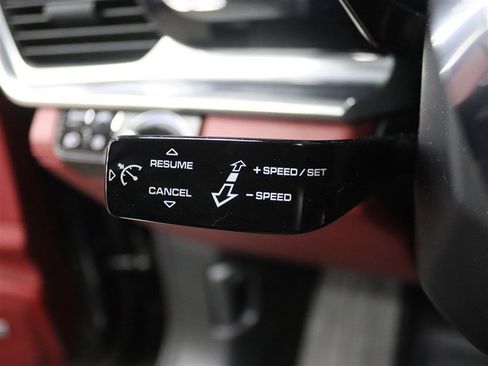 Used 2019 Porsche Panamera 4 image 35