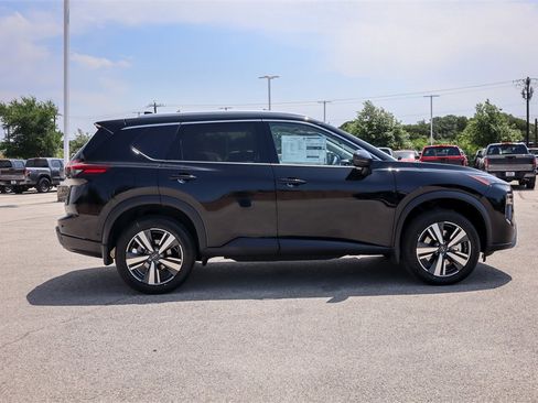 New 2025 Nissan Rogue SL w/ Tech Package image 4