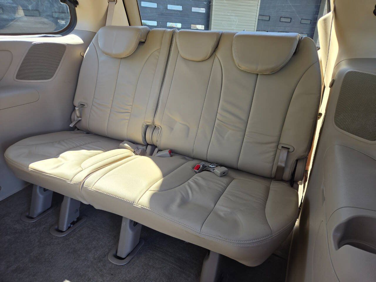 Used 2012 Kia Sedona EX w/ Luxury Pkg FWD image 23