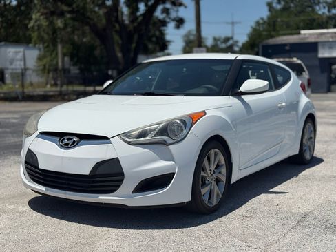 Used 2016 Hyundai Veloster Base 6MT image 1