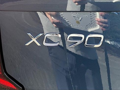 New 2026 Volvo XC90 B6 Plus w/ Protection Package Premier image 8