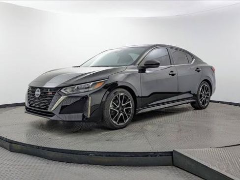 Used 2024 Nissan Sentra SR w/ SR Premium Package FWD image 2