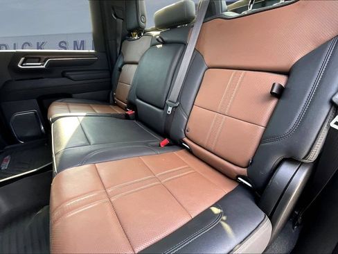 Used 2024 Chevrolet Silverado 2500 High Country w/ High Country Premium Package AWD/4WD image 23