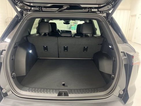 New 2026 Chevrolet Equinox LT w/ Convenience Package II AWD/4WD image 19