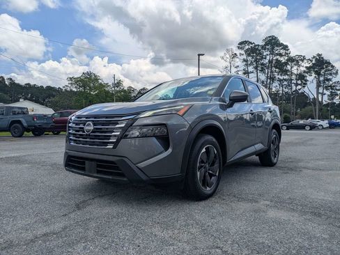 Used 2025 Nissan Rogue SV AWD/4WD image 7