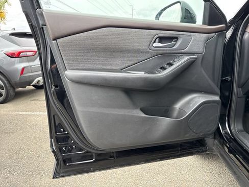 Used 2022 Nissan Rogue SV AWD/4WD image 15