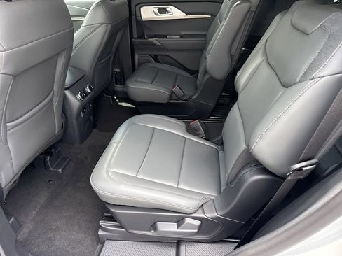 New 2026 Ford Explorer Active w/ Active Comfort Package RWD image 21