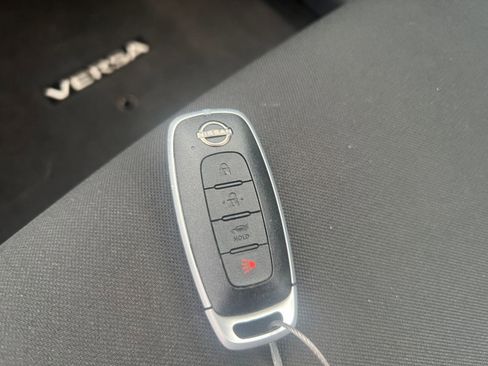 Used 2025 Nissan Versa SV image 18