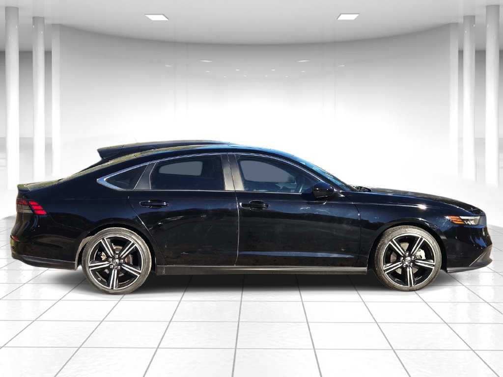 Used 2024 Honda Accord Sport image 2