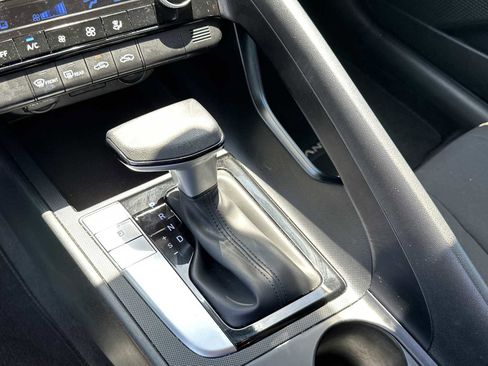 Used 2023 Hyundai Elantra SEL FWD image 21