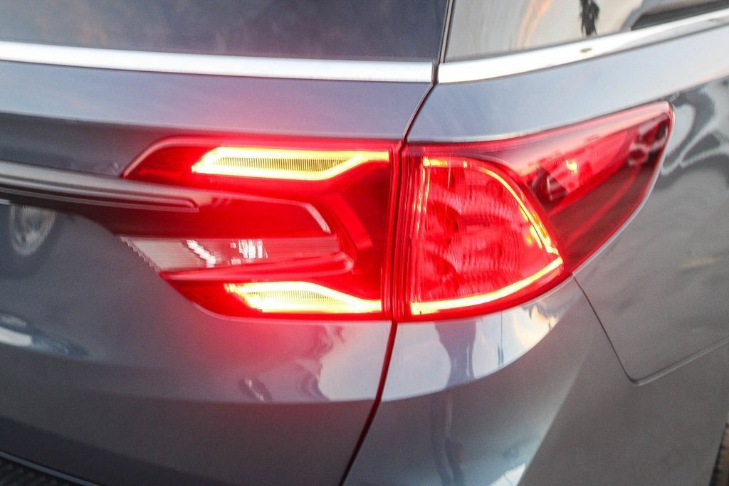 Used 2025 Honda Odyssey EX-L image 10