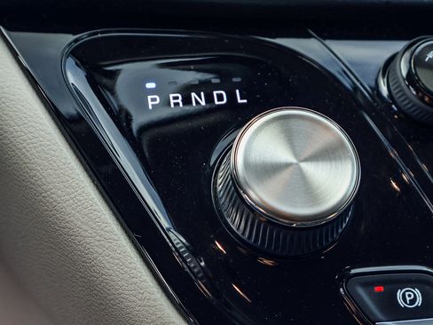 Used 2018 Chrysler Pacifica Touring Plus image 8