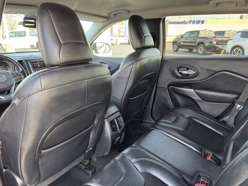 Used 2020 Jeep Cherokee Latitude Plus w/ Cold Weather Group image 32