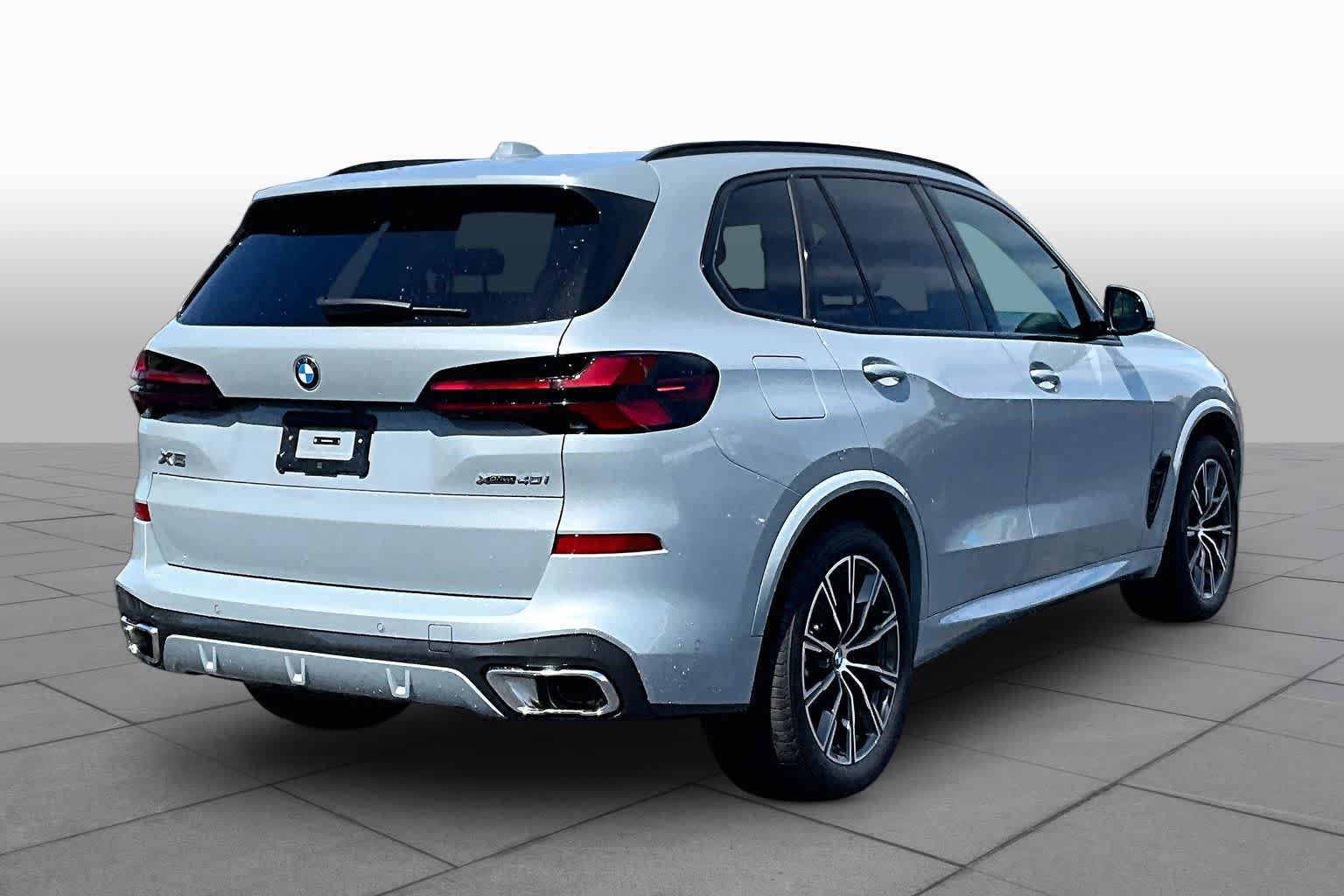 Used 2026 BMW X5 xDrive40i w/ M Sport Package AWD/4WD image 12