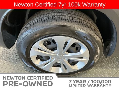 Used 2025 Chevrolet Trax LS FWD image 39