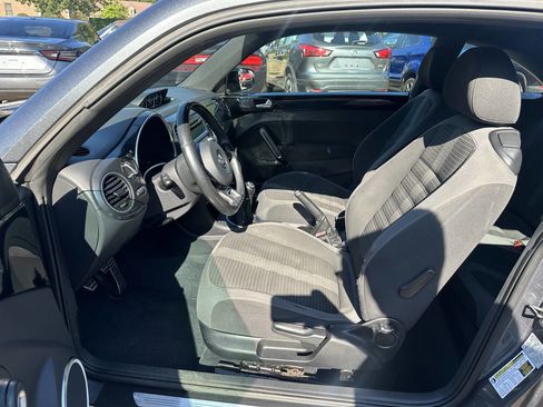 Used 2012 Volkswagen Beetle 2.0T image 19