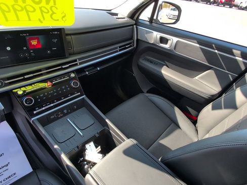 Used 2025 Hyundai Santa Fe Limited image 23