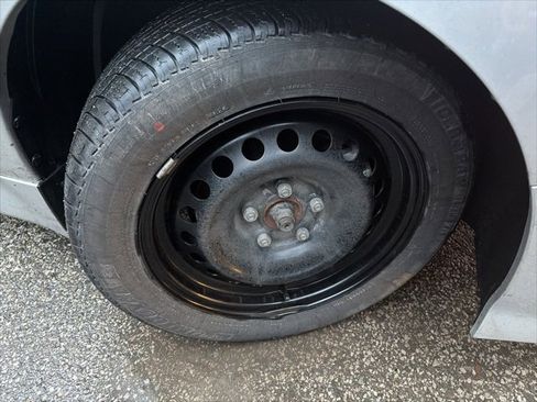 Used 2023 Nissan Leaf S image 22