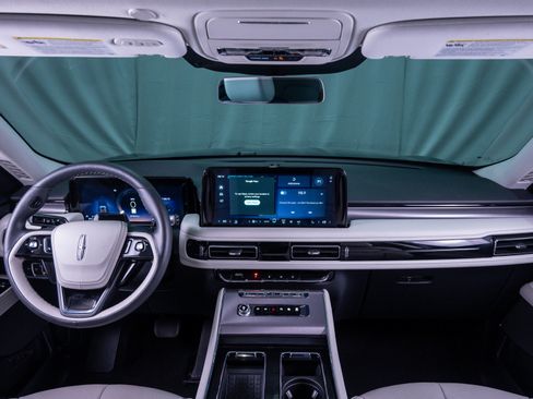 Used 2026 Lincoln Aviator AWD w/ Jet Appearance Package image 14