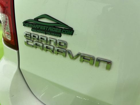 Used 2011 Dodge Grand Caravan Crew w/ Entertainment Group 1 FWD image 12