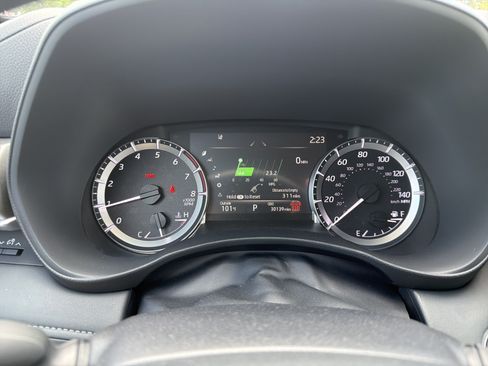 Certified 2025 Toyota Highlander LE FWD image 10