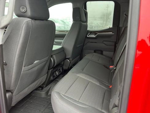 New 2026 GMC Sierra 1500 SLE image 8