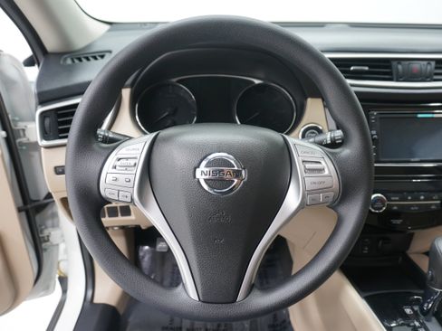 Used 2016 Nissan Rogue SV FWD image 16