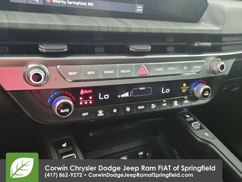 Used 2024 Kia Telluride EX w/ EX Captain's Chair Package FWD image 26