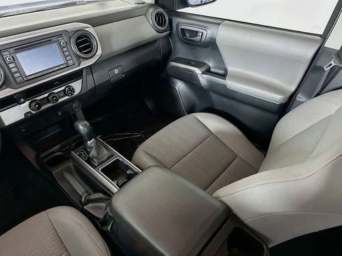 Used 2018 Toyota Tacoma SR5 image 11