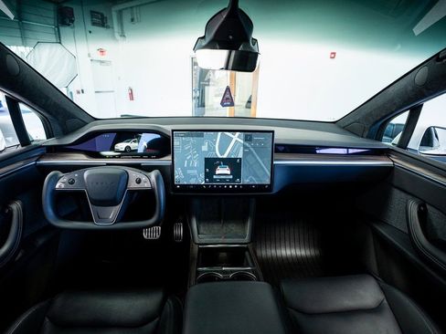 Used 2022 Tesla Model X image 53