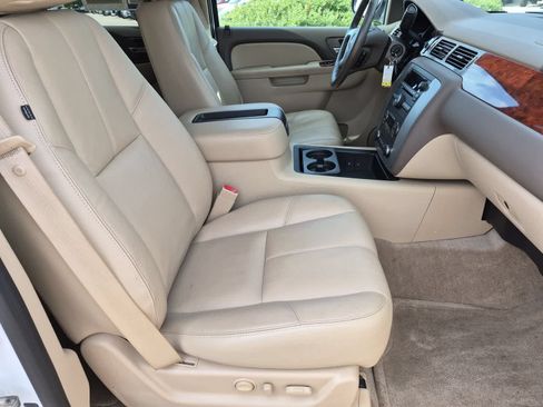Used 2012 GMC Yukon SLT w/ SLT-2 Equipment Package AWD/4WD image 23