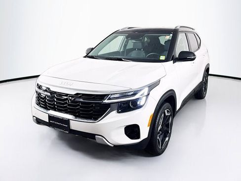 Certified 2025 Kia Seltos S image 1