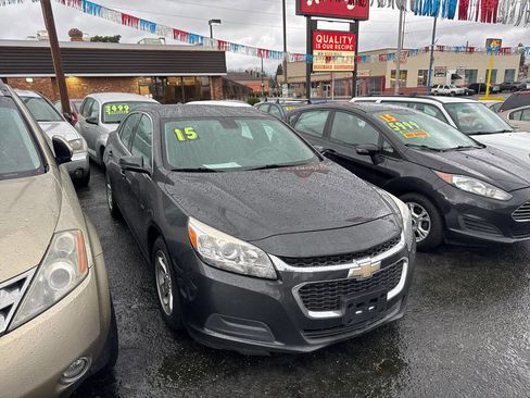 Used 2015 Chevrolet Malibu LT image 9