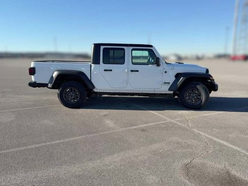 New 2026 Jeep Gladiator Sport image 14