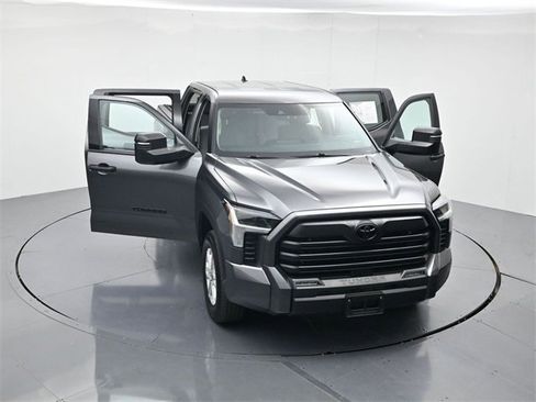 Used 2022 Toyota Tundra SR5 w/ SR5 Convenience Package image 47