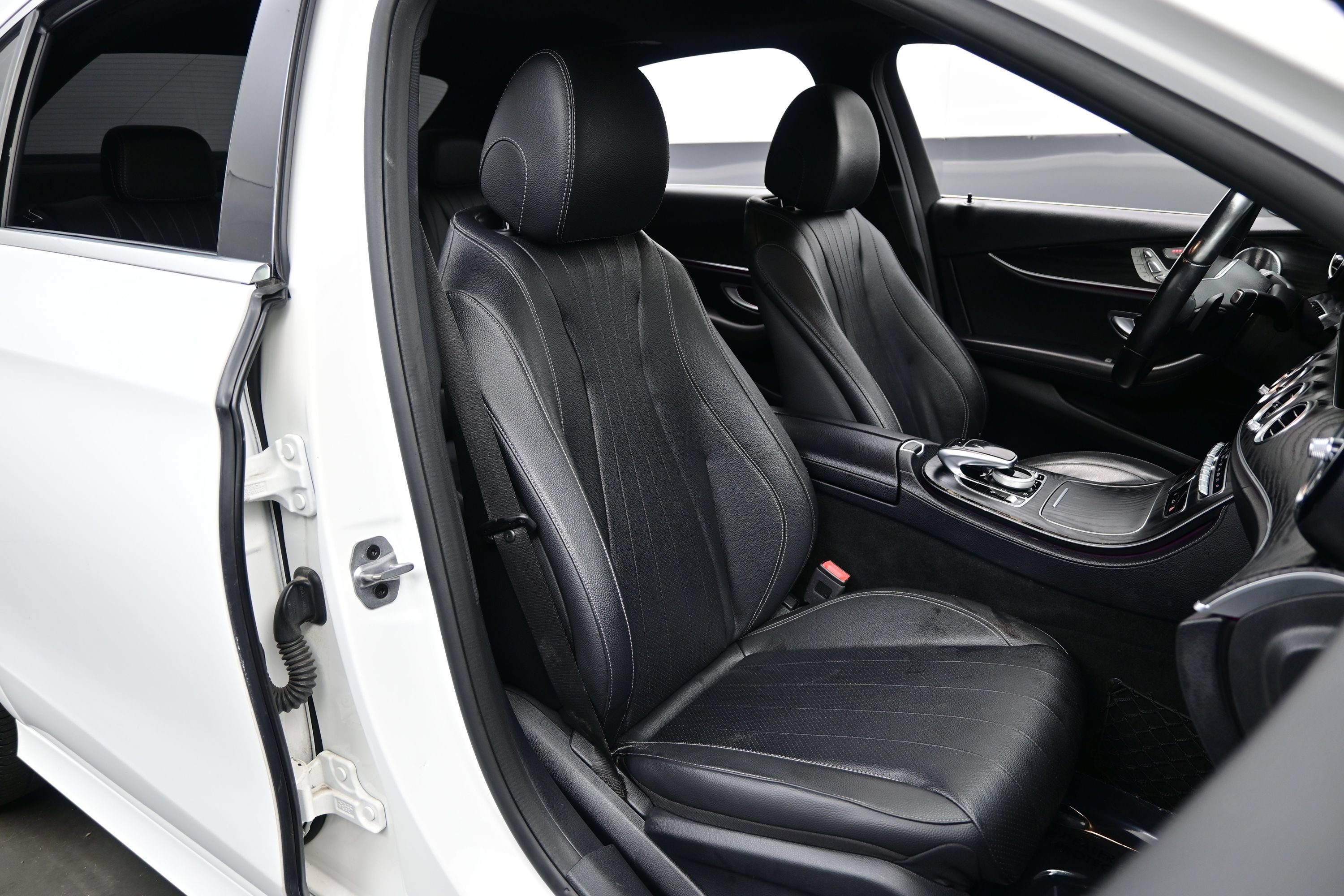 Used 2019 Mercedes-Benz E 300 w/ Driver Assistance Package image 13