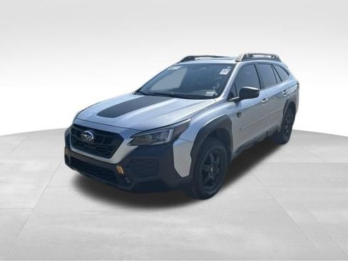 Used 2025 Subaru Outback Wilderness AWD/4WD image 7