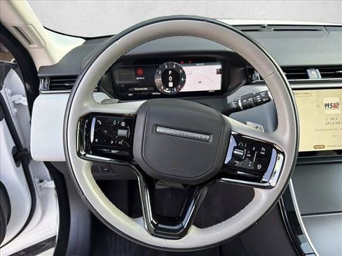 Used 2025 Land Rover Range Rover Velar Dynamic SE AWD/4WD image 12
