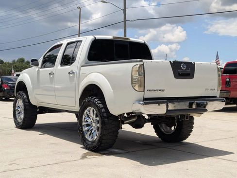 Used 2016 Nissan Frontier SV w/ SV Value Truck Package AWD/4WD image 2