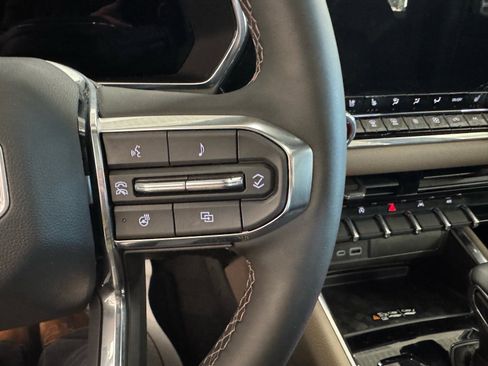 Used 2025 GMC Canyon Denali image 20