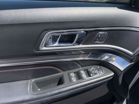 Used 2017 Ford Explorer Sport AWD/4WD image 18