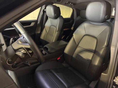 Certified 2026 Porsche Cayenne Coupe AWD/4WD image 18