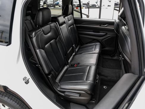 Used 2023 Jeep Grand Cherokee L Limited image 48