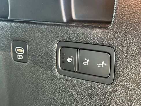 Used 2023 Hyundai Palisade Calligraphy image 19